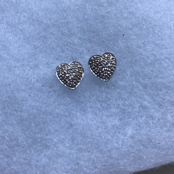 Heart studs, 14k with diamonds - Picture 2 of 3